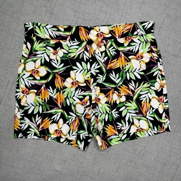 White House Black Market Tropical Floral Print Pull On Stretch Shorts Size 6 - Picture 1 of 6